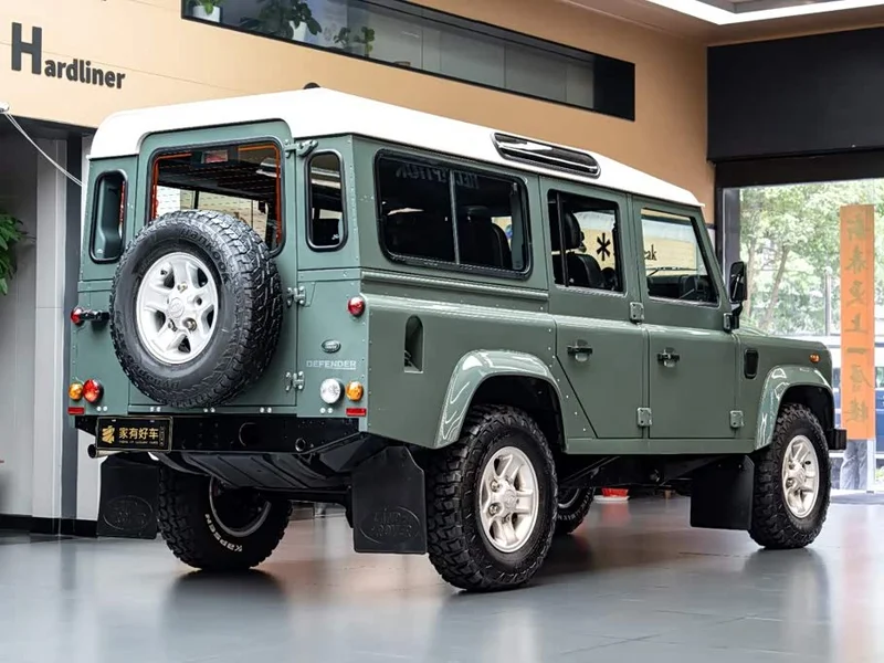 Land Rover Defender — фото 4