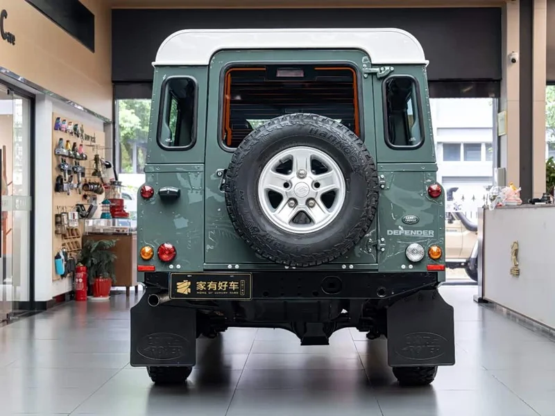 Land Rover Defender — фото 5