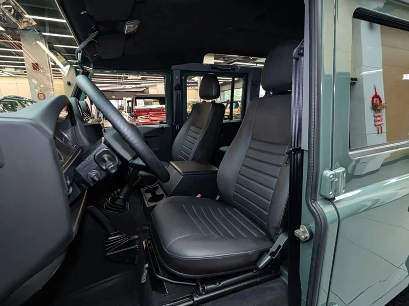 Land Rover Defender — фото 6