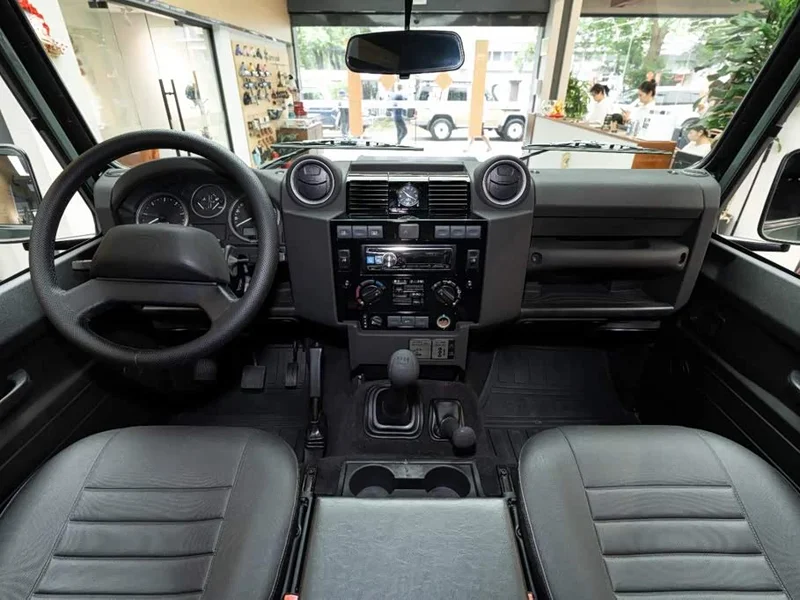 Land Rover Defender — фото 7