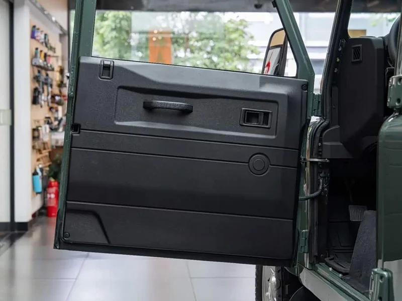 Land Rover Defender — фото 10