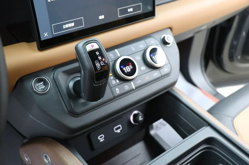 Land Rover Defender — фото 14