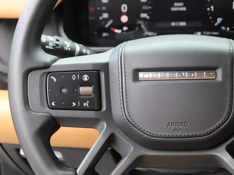 Land Rover Defender — фото 16