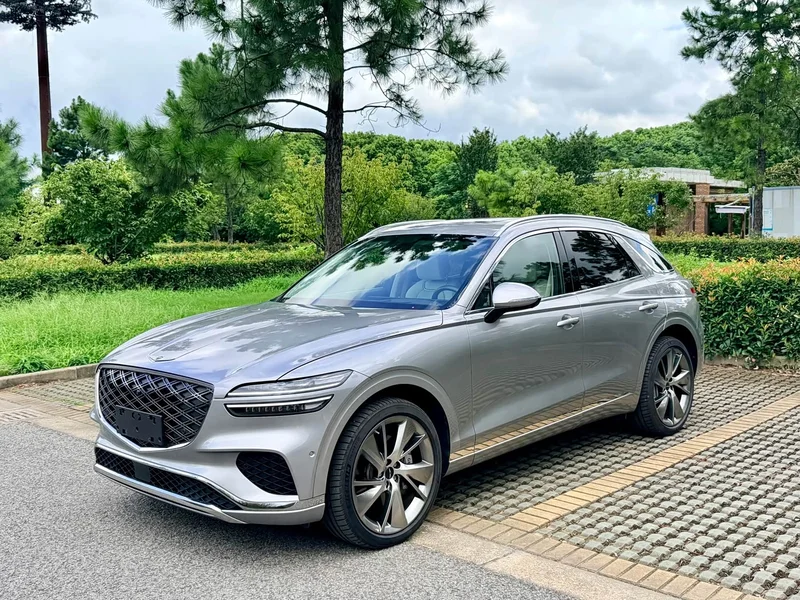 Genesis GV70 — фото 1