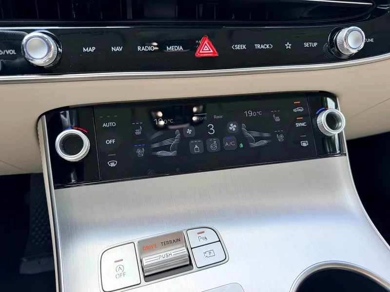 Genesis GV70 — фото 15