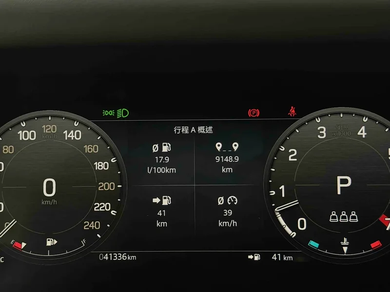 Land Rover Defender — фото 13
