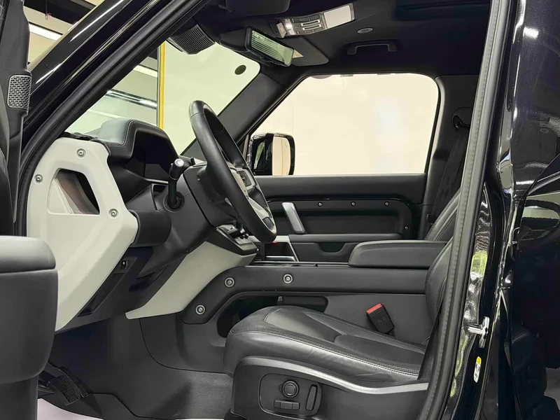 Land Rover Defender — фото 15