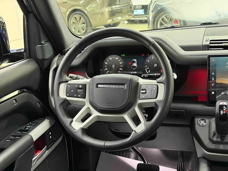 Land Rover Defender — фото 17