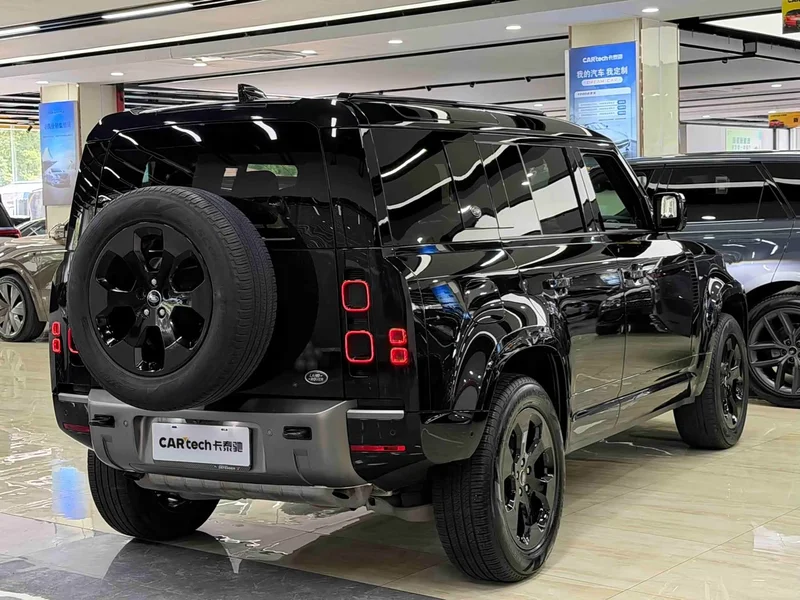 Land Rover Defender — фото 6