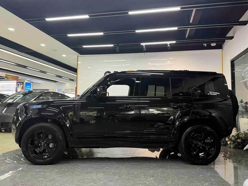 Land Rover Defender — фото 10