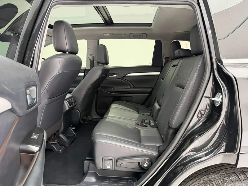 Toyota Highlander — фото 16