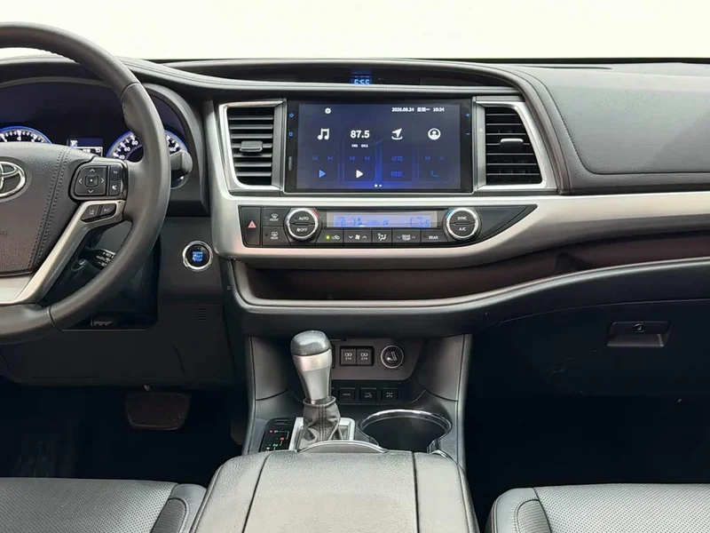 Toyota Highlander — фото 20