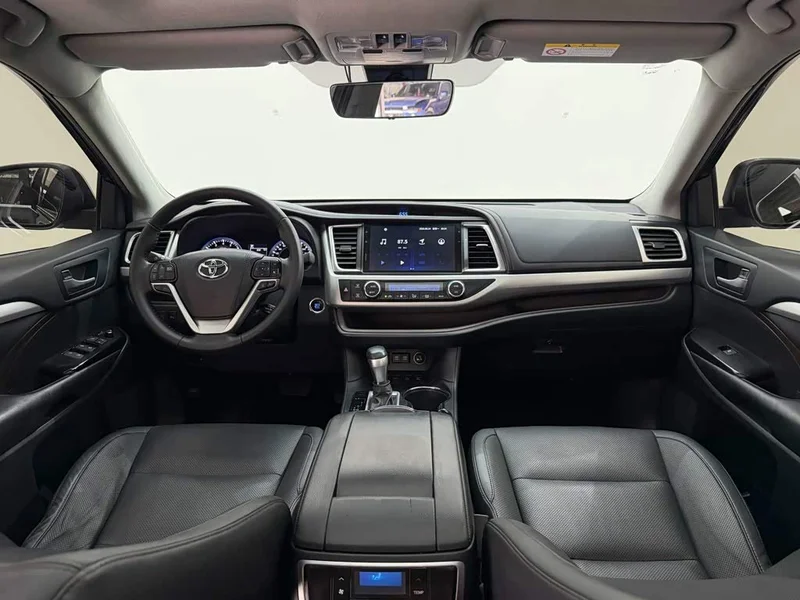 Toyota Highlander — фото 10