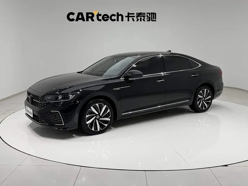 Volkswagen Passat — фото 1