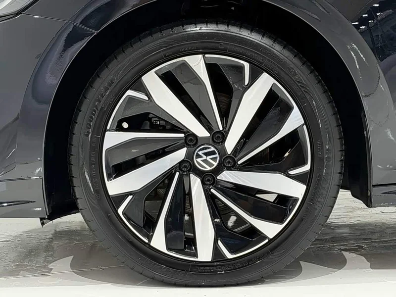 Volkswagen Passat — фото 11