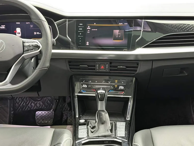 Volkswagen Passat — фото 23