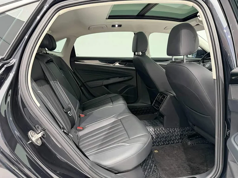 Volkswagen Passat — фото 26