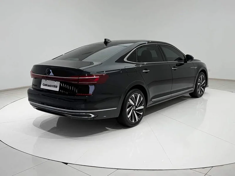 Volkswagen Passat — фото 27