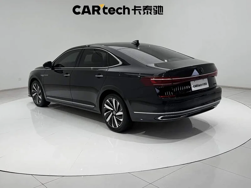 Volkswagen Passat — фото 7