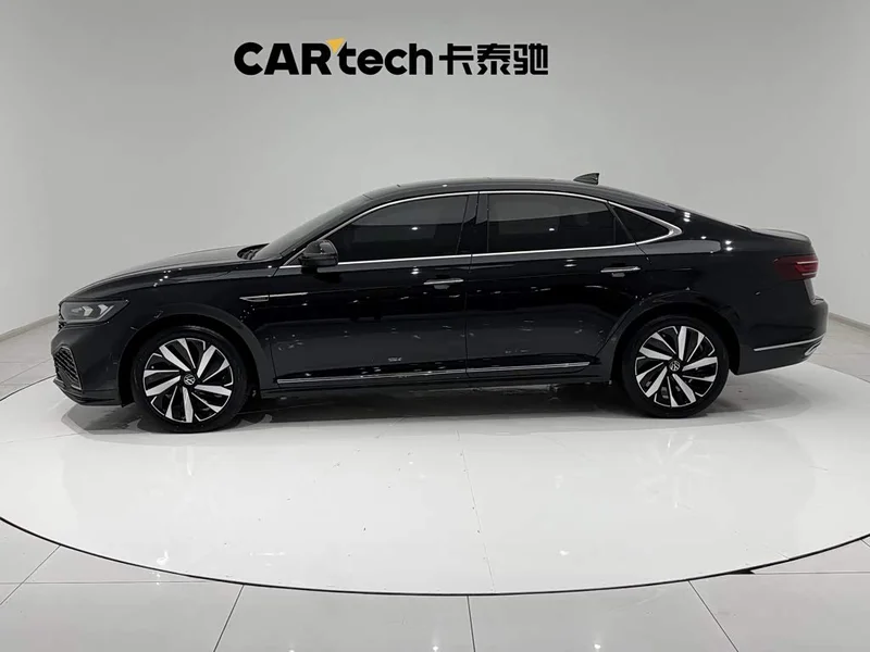 Volkswagen Passat — фото 8