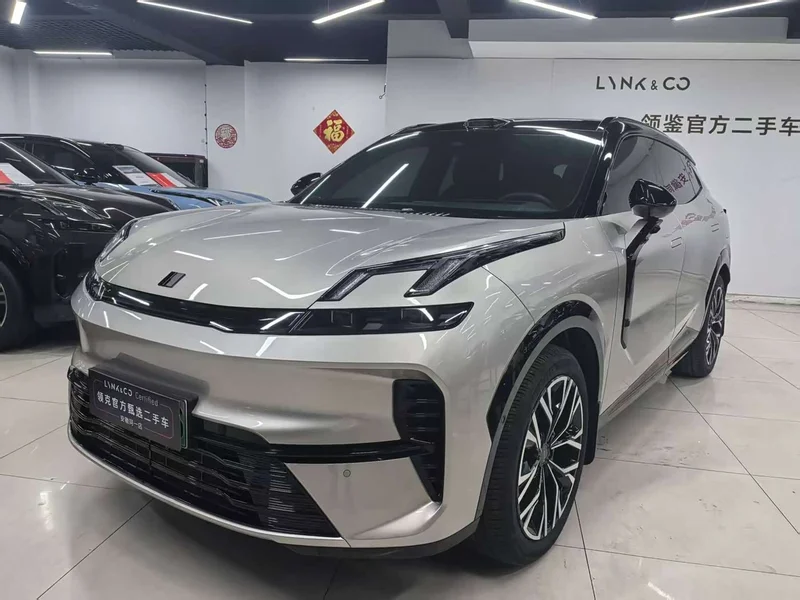 Lynk & Co 08 EM-P