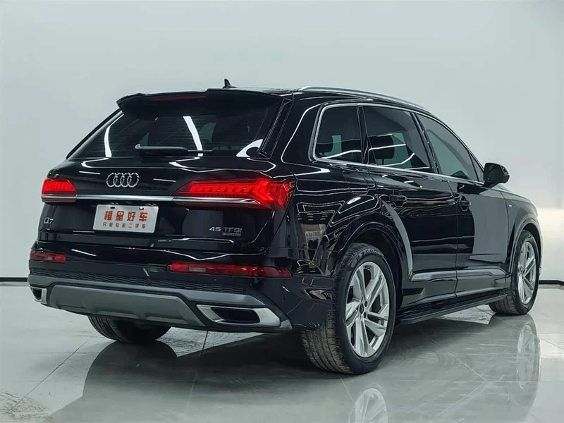 Audi Q7 — фото 4