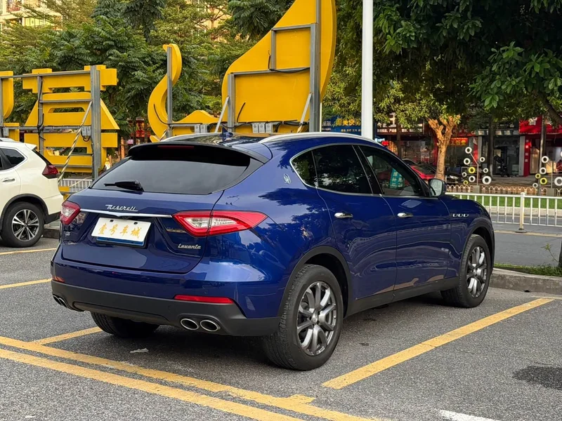 Maserati Levante — фото 8