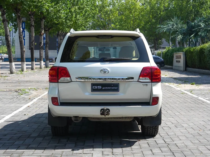 Toyota Land Cruiser (Imported) — фото 6