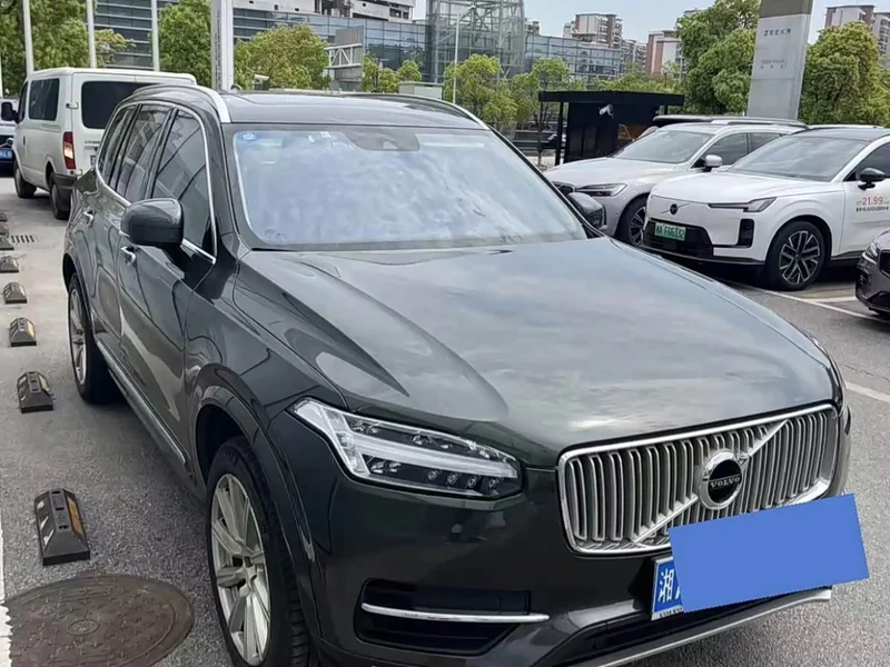 Volvo XC90 — фото 7