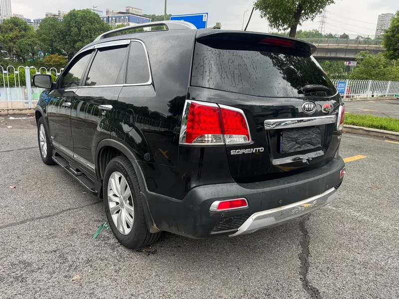Kia Sorento — фото 5