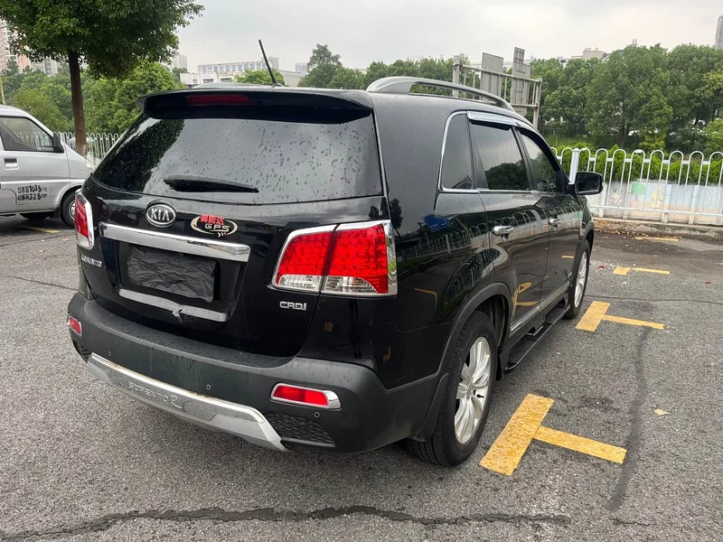 Kia Sorento — фото 6