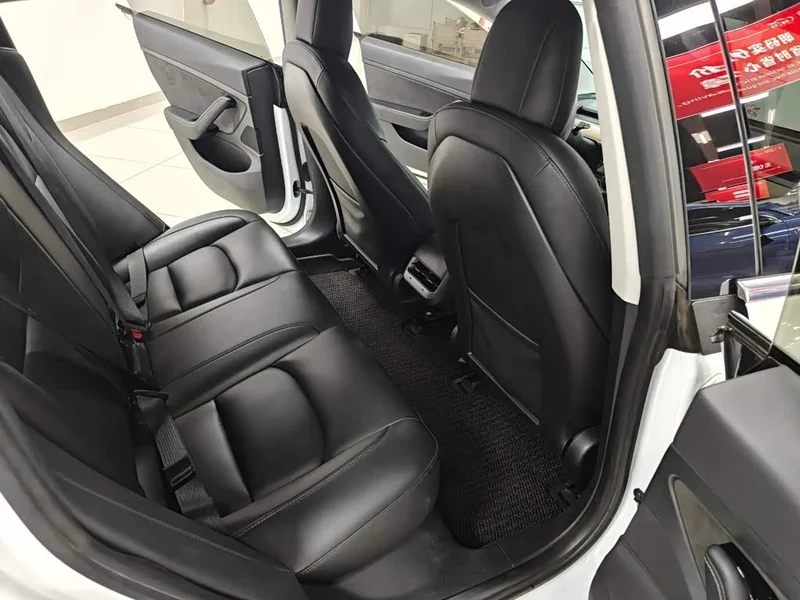 Tesla Model 3 — фото 12