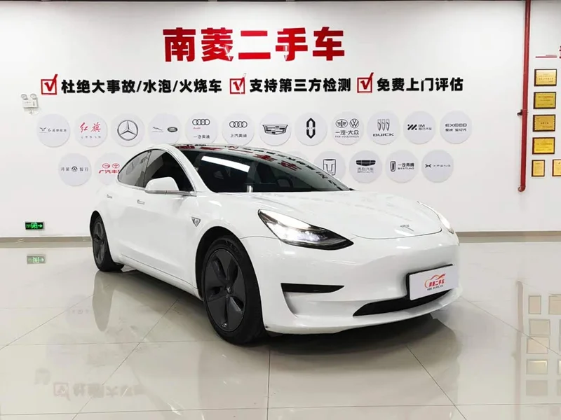 Tesla Model 3 — фото 3