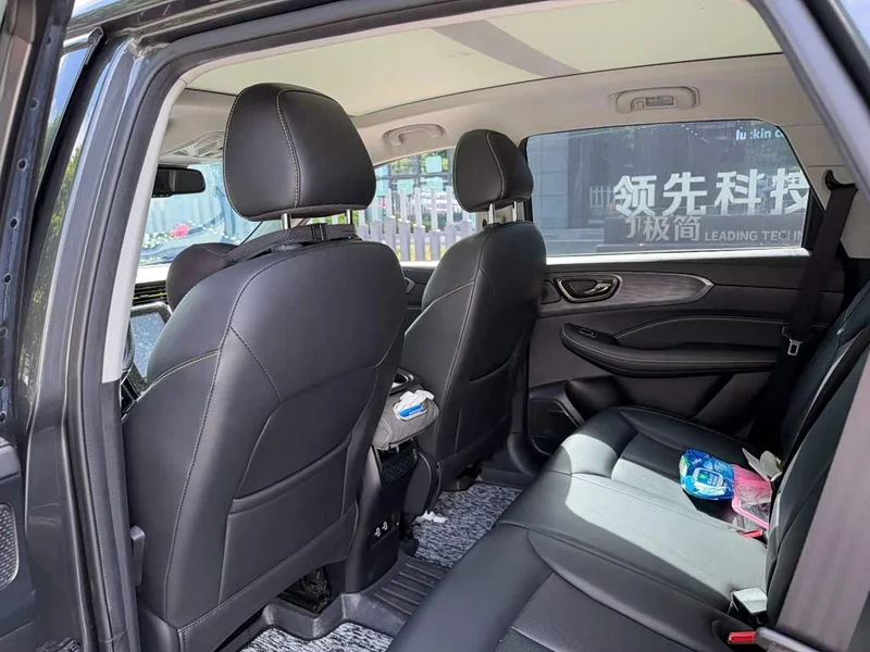 Roewe RX5 New Energy — фото 11