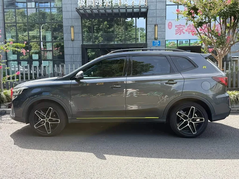 Roewe RX5 New Energy — фото 3
