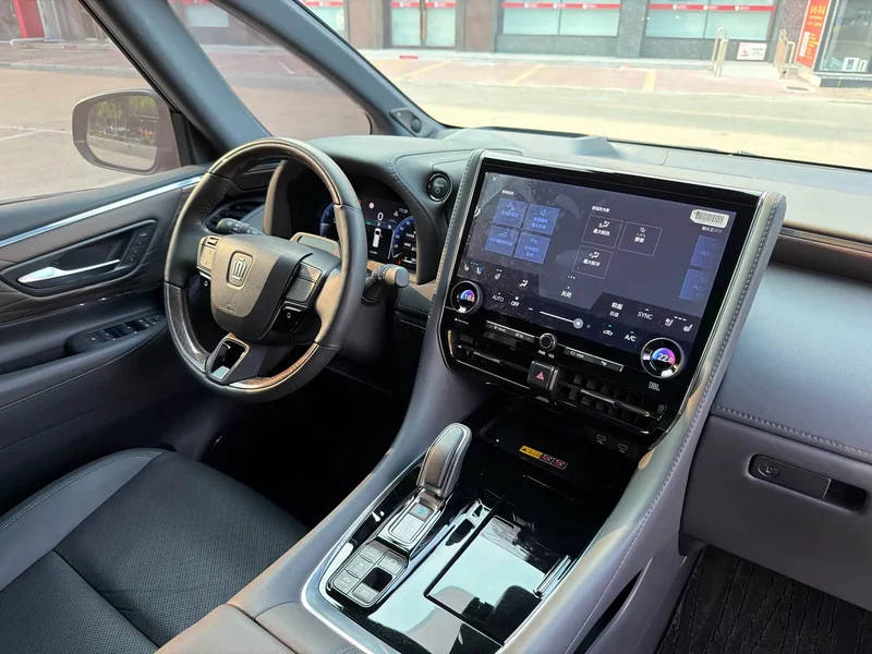 Toyota Vellfire — фото 12