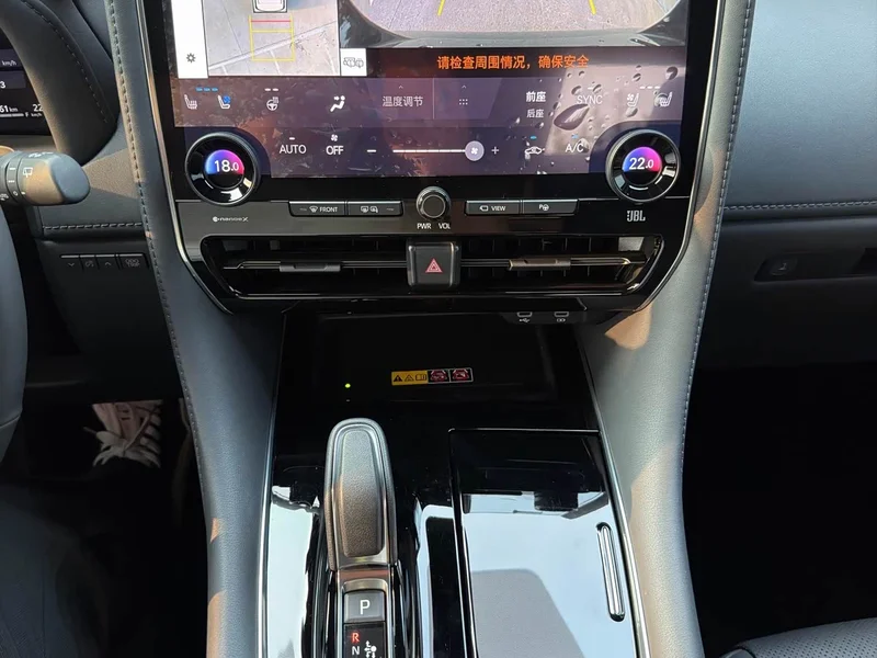 Toyota Vellfire — фото 13