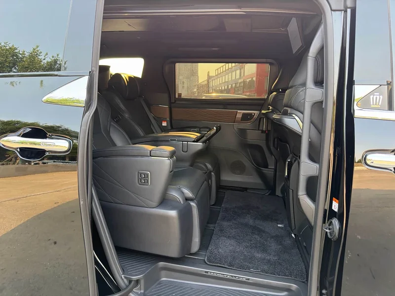 Toyota Vellfire — фото 14
