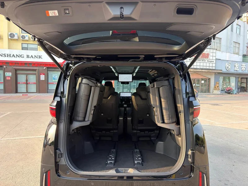 Toyota Vellfire — фото 16