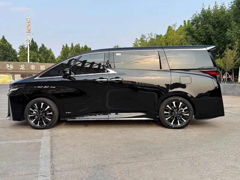 Toyota Vellfire — фото 3