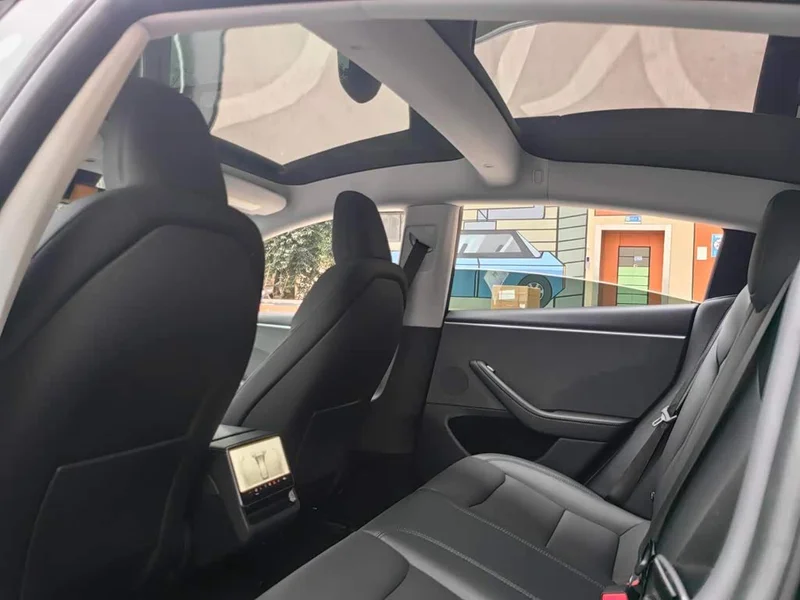 Tesla Model 3 — фото 12