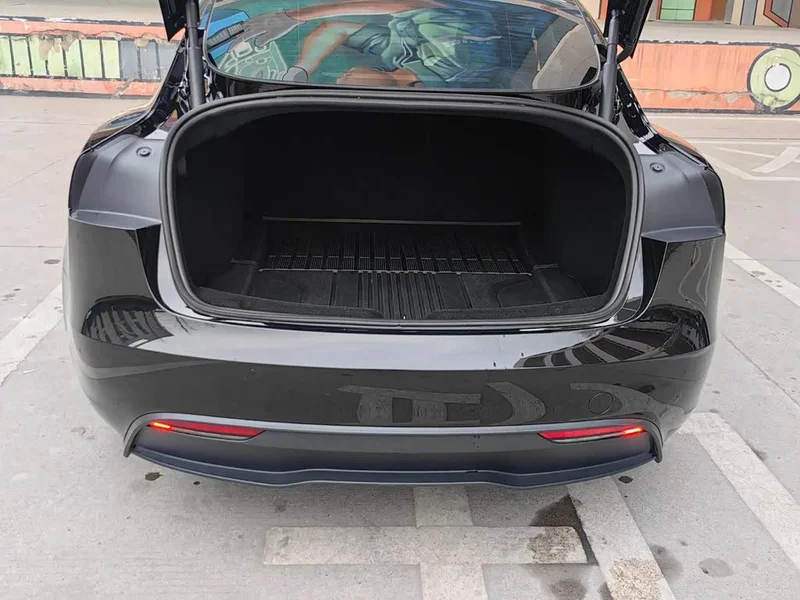 Tesla Model 3 — фото 14