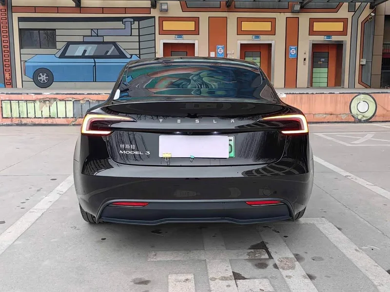 Tesla Model 3 — фото 15