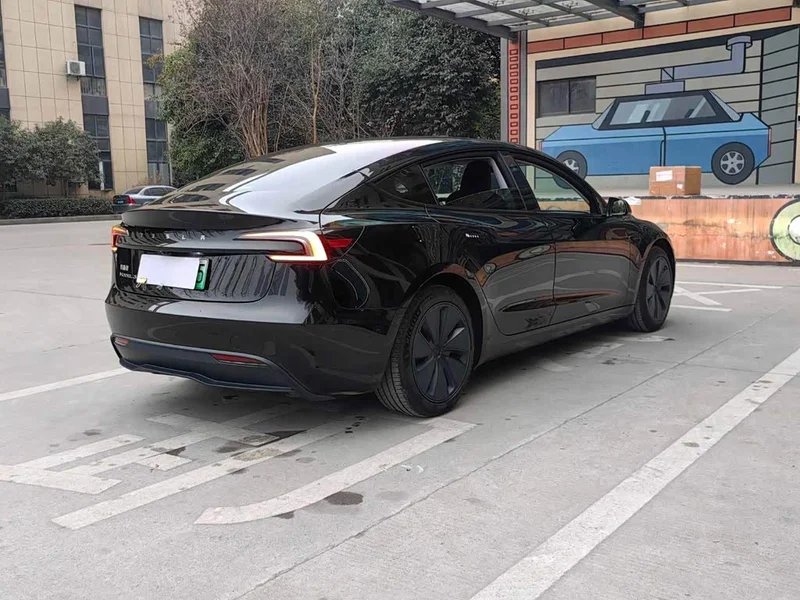 Tesla Model 3 — фото 16
