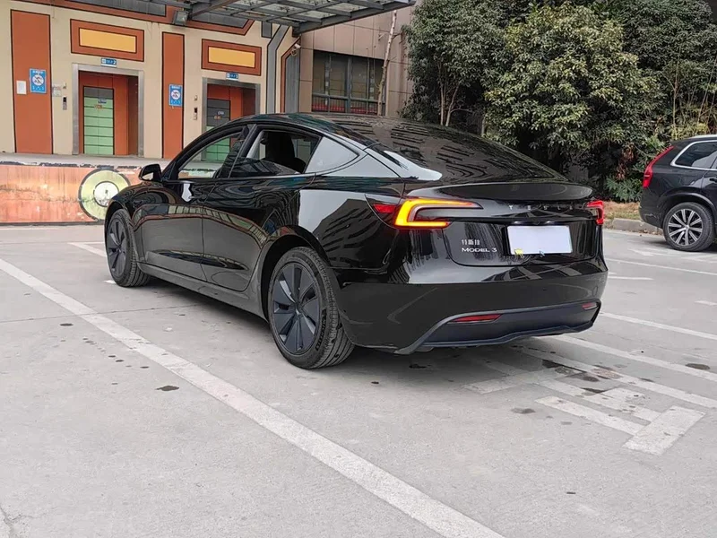 Tesla Model 3 — фото 17