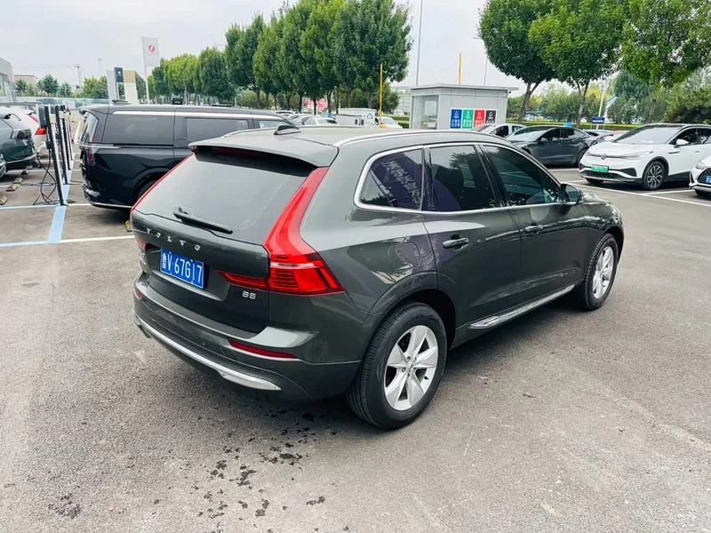 Volvo XC60 — фото 6