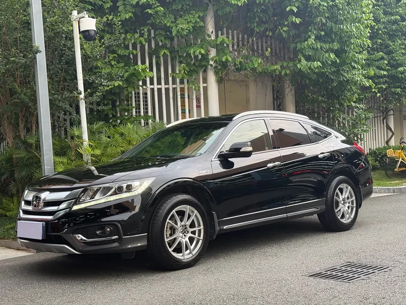 Honda Crosstour — фото 1