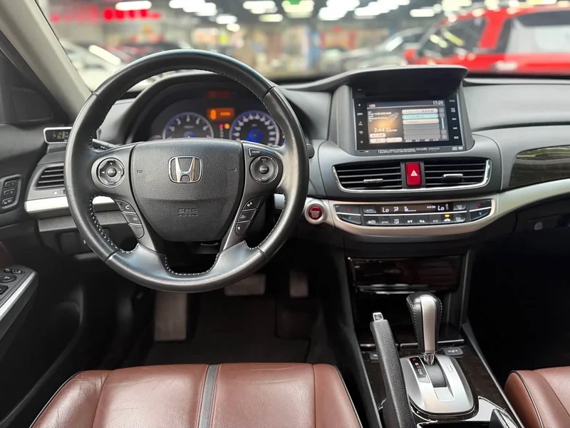 Honda Crosstour — фото 11