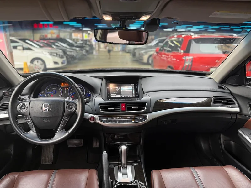 Honda Crosstour — фото 10