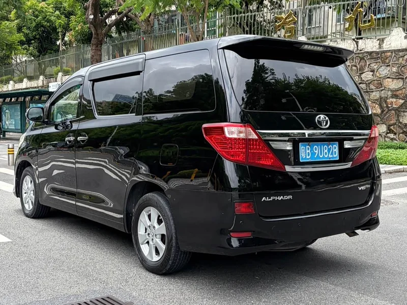 Toyota Alphard — фото 6